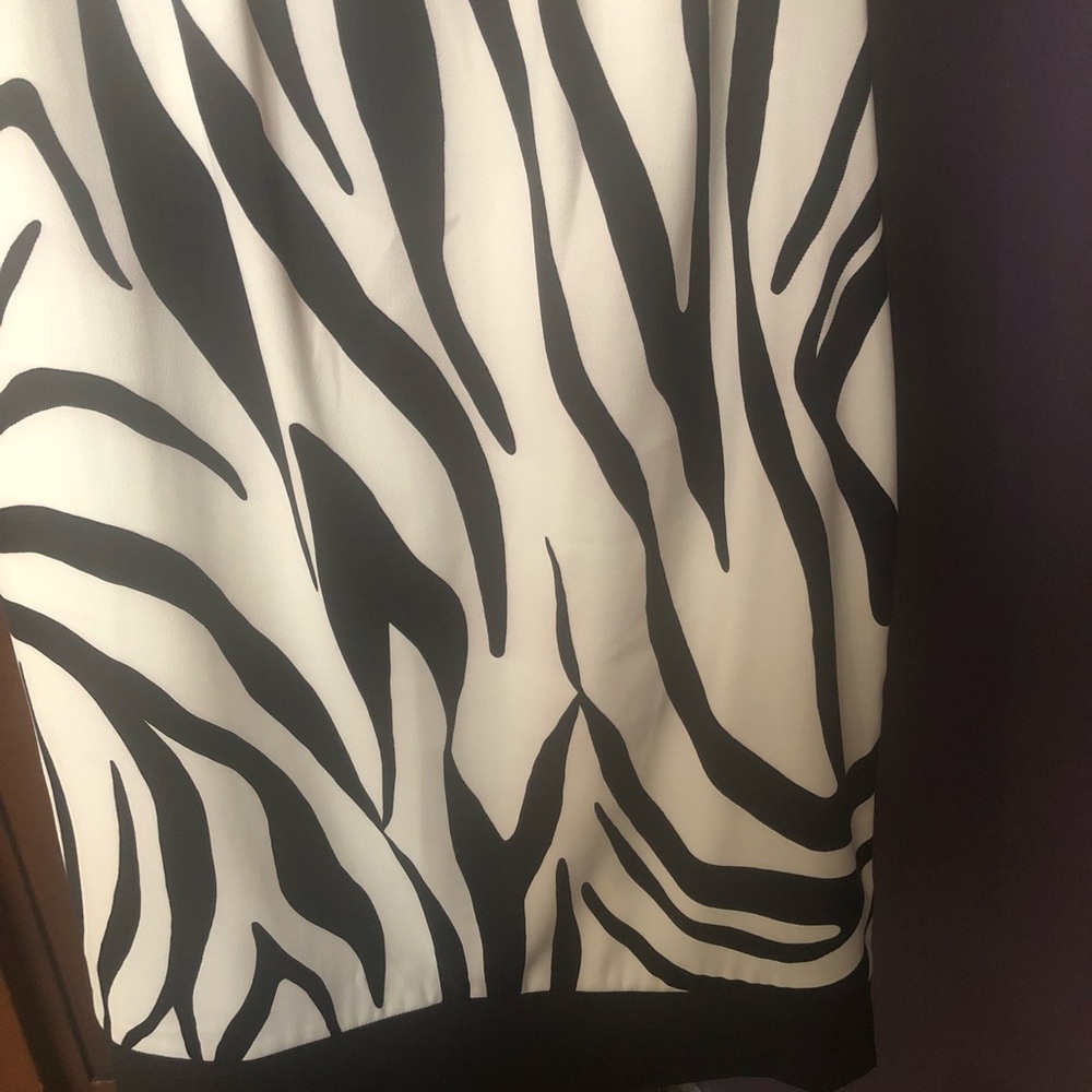 Dress - Picture 4 of 6